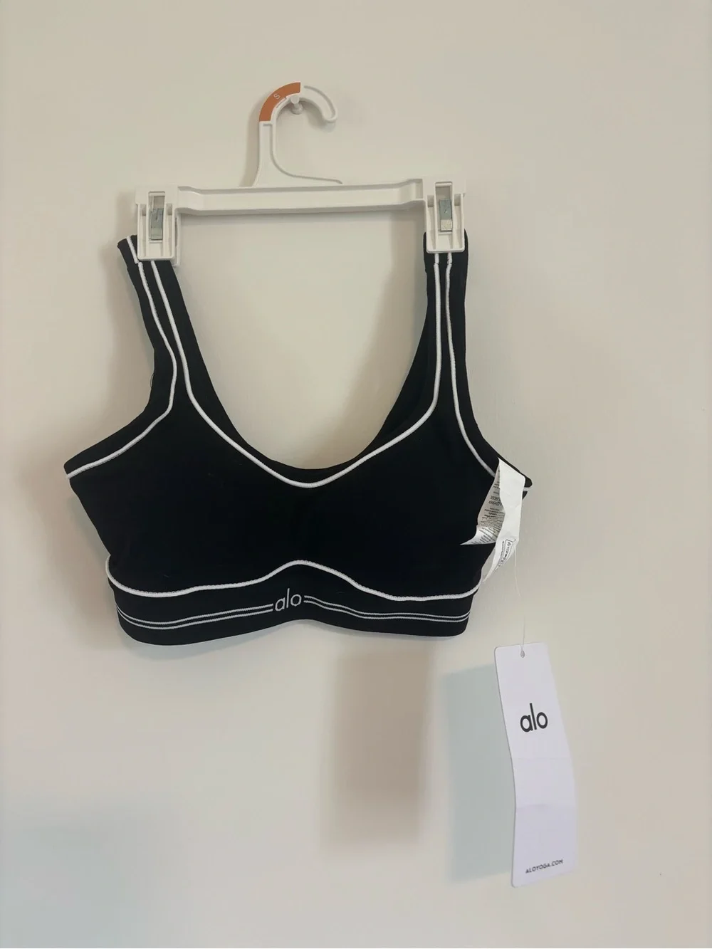 ALO Yoga Airbrush Heart Throb Bra